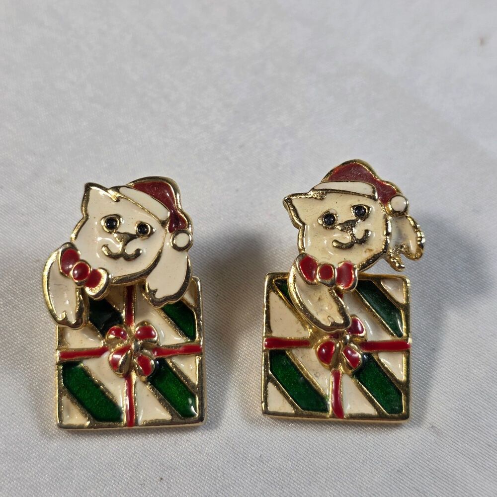 Vintage AIM Enamel Christmas Cat in Present Front Back Stud Earrings